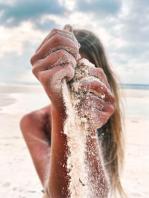 1-2-3 csajjal folyamatosan lakóautóznék + footjob videókat gyárta