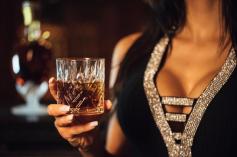 💃 Luxus munkalehetőség vonzó hölgyeknek – magas kereset! Pozs